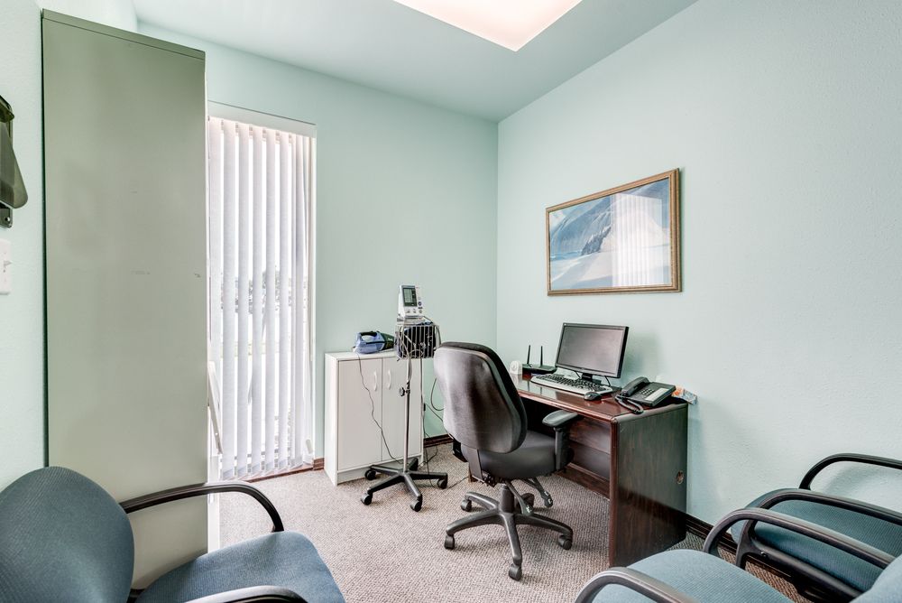 501 W Harwood Rd, Hurst, TX 76054